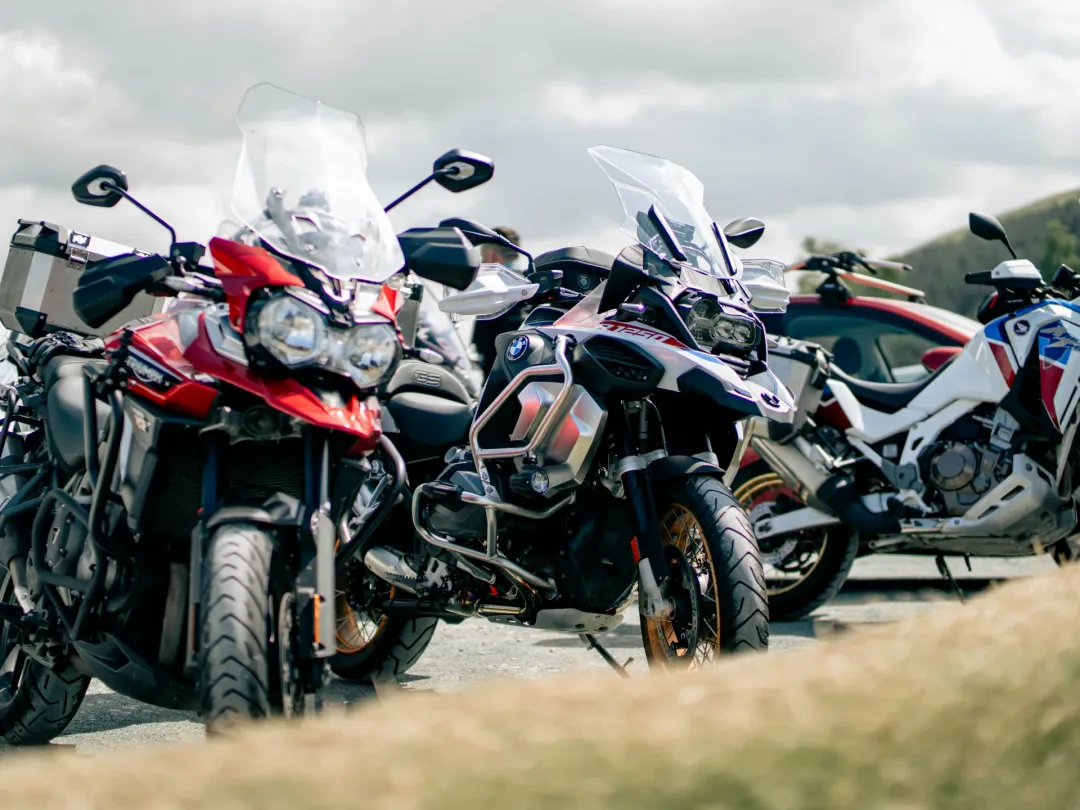 Entdecke Europa mit geführten Motorradreisen Geführte Touren durch Europa